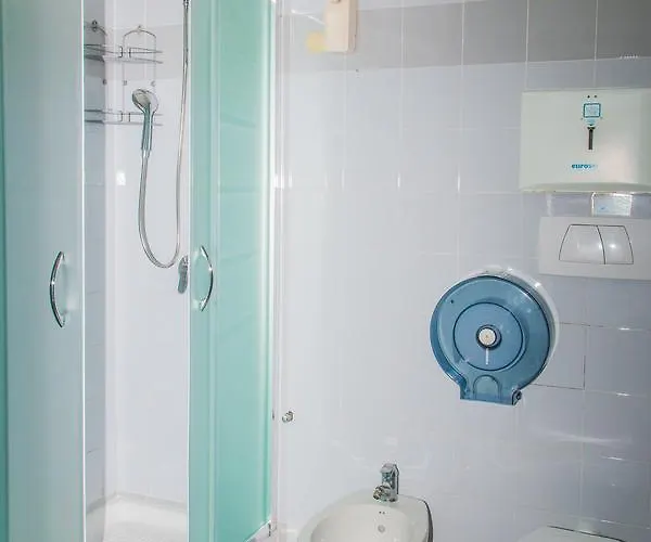 אכסניה Orsa Maggiore For Women Only רומא